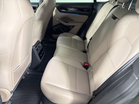 Used 2026 Porsche Macan Electric RWD image 15