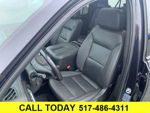 Certified 2022 Chevrolet Suburban Z71 w/ Z71 Off-Road Package image 19