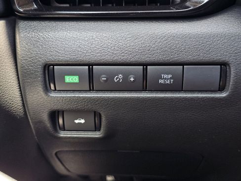 Certified 2025 Nissan Sentra SV FWD image 22