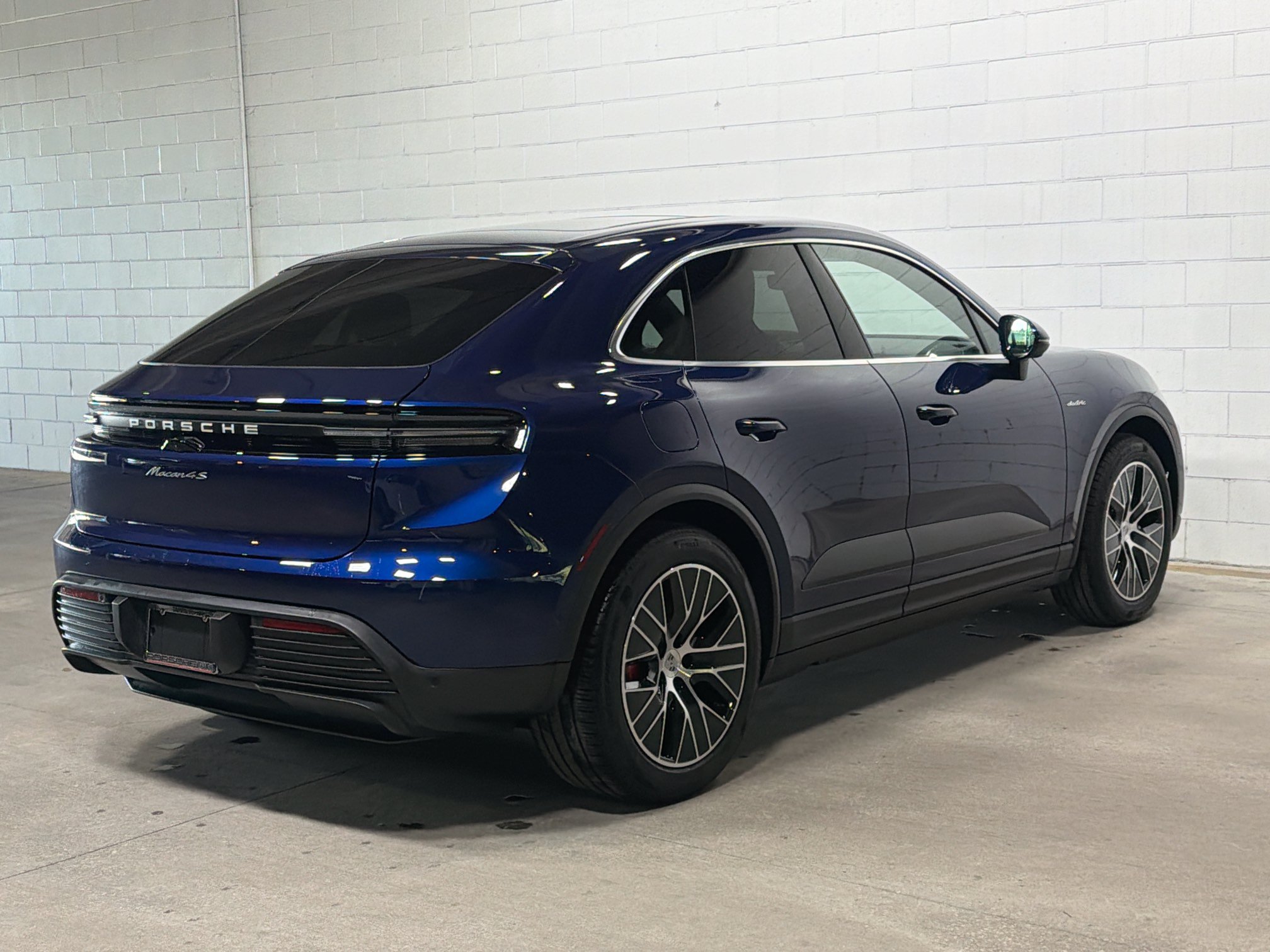 Certified 2026 Porsche Macan 4S Electric AWD/4WD image 7
