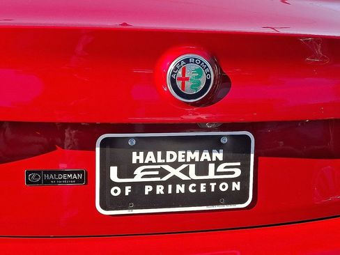 Used 2018 Alfa Romeo Giulia AWD image 24