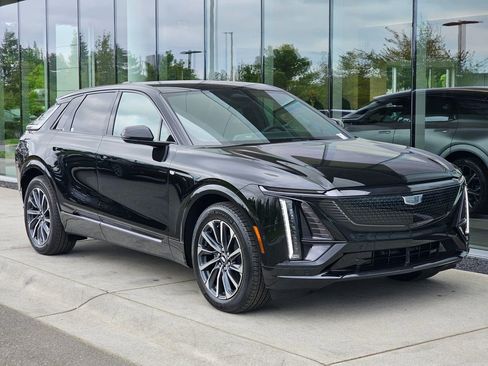 New 2026 Cadillac Lyriq Sport AWD/4WD image 7