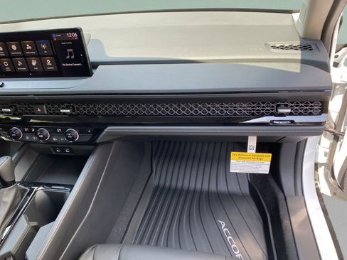 Used 2023 Honda Accord EX-L image 16