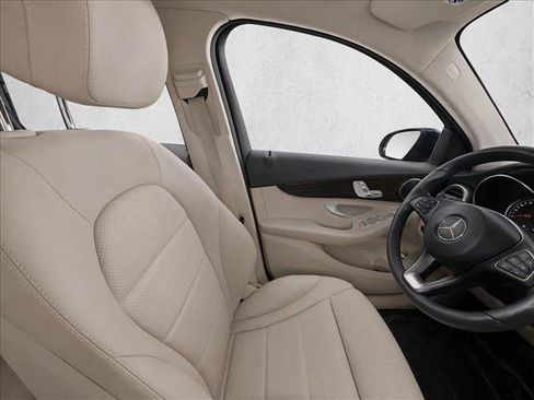 Used 2018 Mercedes-Benz GLC 300 image 24