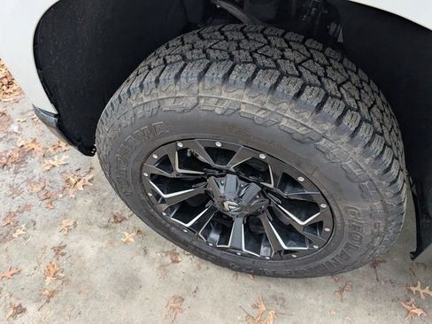 Used 2019 Chevrolet Silverado 1500 LT Trail Boss image 8