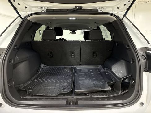 Used 2021 Chevrolet Equinox LS w/ LS Convenience Package FWD image 23