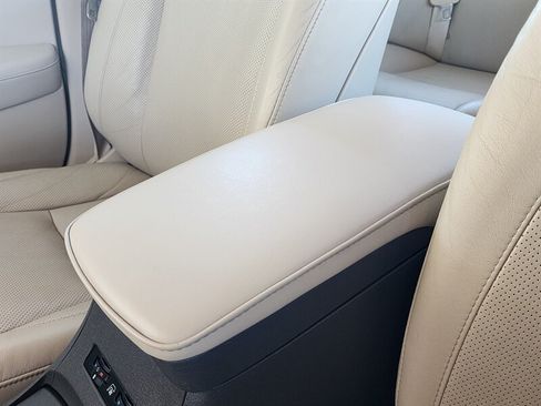 Used 2011 Lexus ES 350 FWD image 51