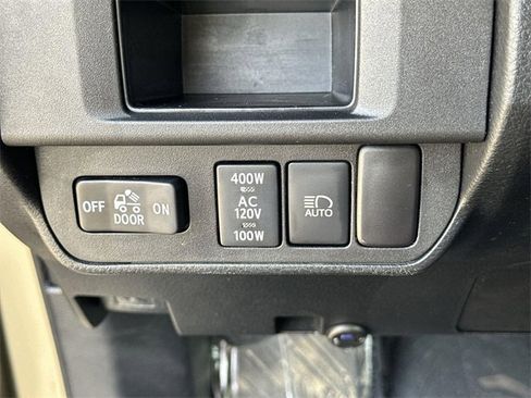 Used 2018 Toyota Tacoma TRD Off-Road image 16