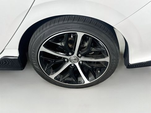 Used 2020 Honda Civic Sport image 11