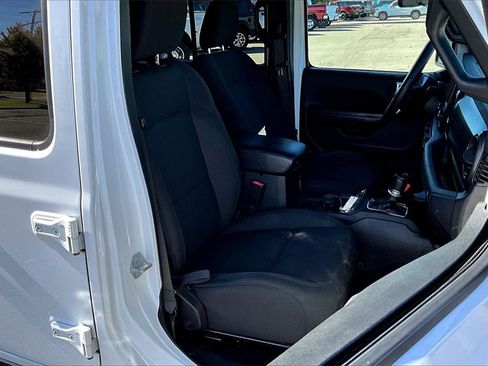 Used 2020 Jeep Gladiator Sport w/ Quick Order Package 24S image 7