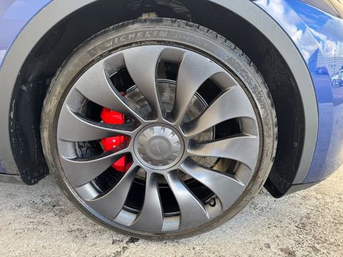 Used 2023 Tesla Model Y Performance image 4