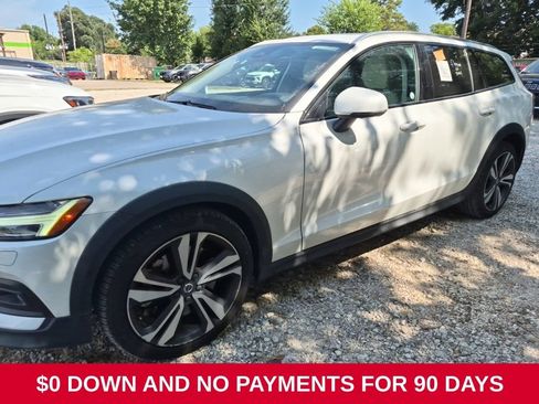 Used 2025 Volvo V60 B5 Cross Country Plus AWD/4WD image 1