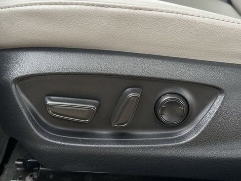 Used 2023 Toyota Camry XSE image 28