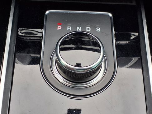 Used 2019 Jaguar F-PACE R-Sport image 19