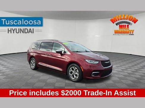 Used 2022 Chrysler Pacifica Limited image 1