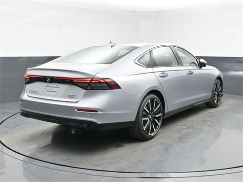 Used 2025 Honda Accord Touring image 10