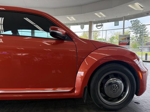 Used 2018 Volkswagen Beetle 2.0T Coast w/ Coast Lighting Package FWD image 3