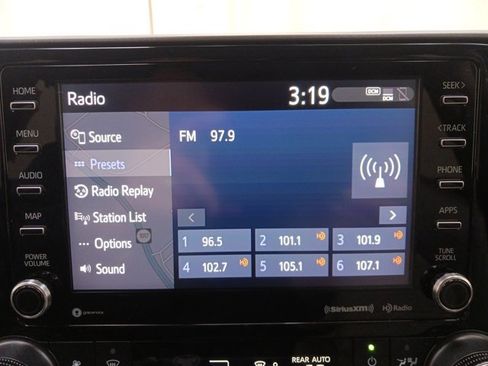 Used 2022 Toyota Highlander XLE image 20