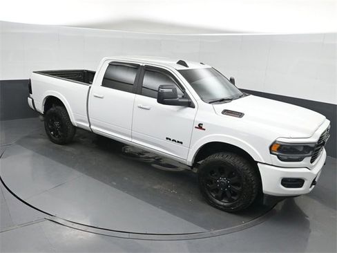 Used 2020 RAM 2500 Laramie w/ Night Edition image 27