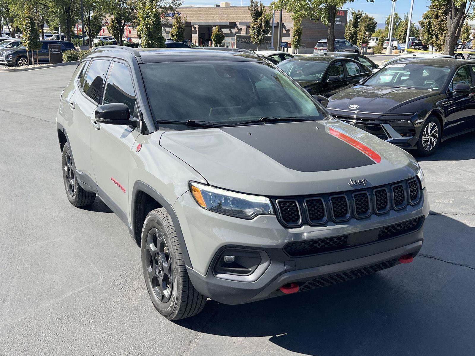 Used 2023 Jeep Compass Trailhawk w/ Trailhawk Elite Group AWD/4WD image 13