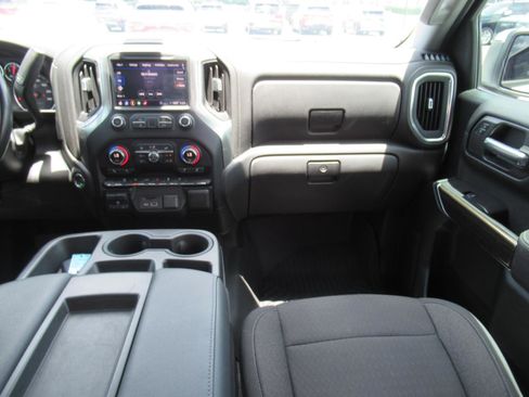 Used 2021 Chevrolet Silverado 1500 LT AWD/4WD image 17
