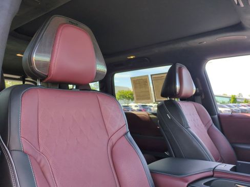 Used 2025 INFINITI QX80 Autograph w/ Autograph Exterior Package AWD/4WD image 35