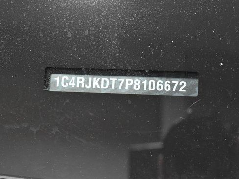 Used 2023 Jeep Grand Cherokee L Overland w/ Advanced Protech Group III AWD/4WD image 37