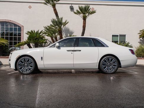 Used 2022 Rolls-Royce Ghost w/ Ghost Package image 3