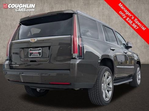 Used 2020 Cadillac Escalade Premium Luxury image 7