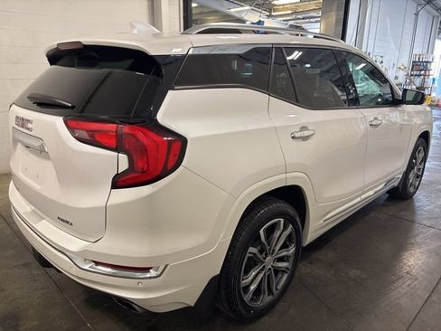 Used 2020 GMC Terrain Denali w/ Denali Premium Package AWD/4WD image 4