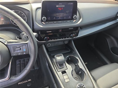 Used 2023 Nissan Rogue SV w/ SV Premium Package image 24