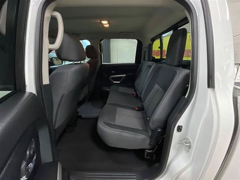 Used 2022 Nissan Titan SV RWD image 21