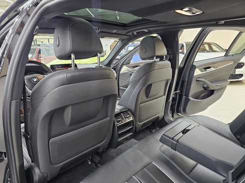 Used 2018 BMW 530i RWD image 27