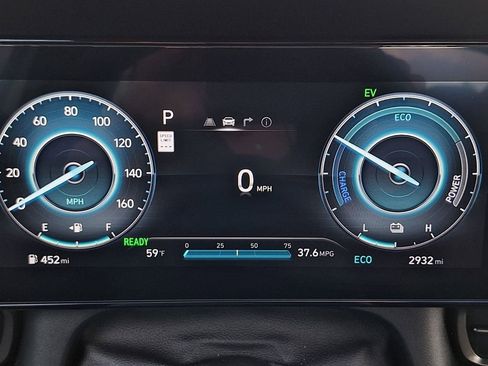 New 2025 Hyundai Elantra SEL image 18