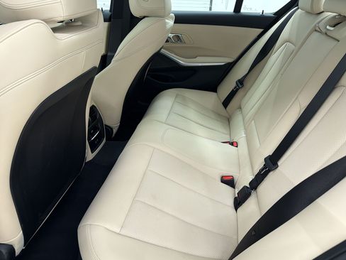 Used 2025 BMW 330i Sedan w/ Premium Package RWD image 14
