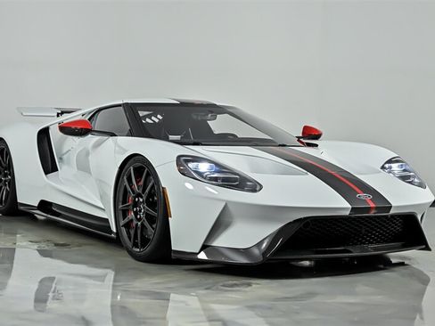 Used 2020 Ford GT Carbon Series RWD image 4