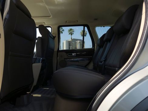 Used 2013 Land Rover Range Rover Sport HSE LUX image 9