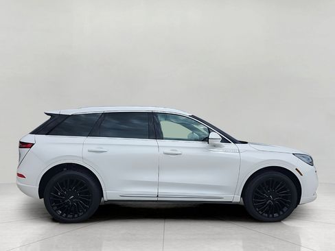 Used 2021 Lincoln Corsair Reserve image 6