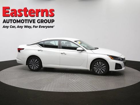 Used 2023 Nissan Altima 2.5 SV FWD image 45