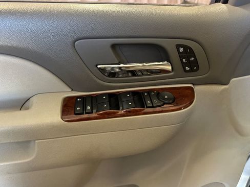 Used 2012 Chevrolet Tahoe LTZ AWD/4WD image 13