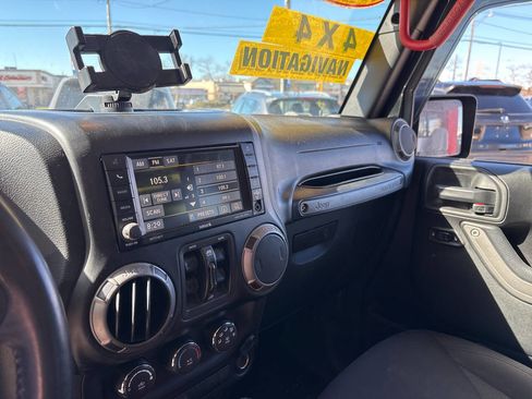 Used 2017 Jeep Wrangler Unlimited Sport w/ Quick Order Package 24S AWD/4WD image 16