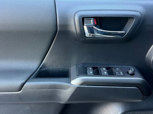 Certified 2023 Toyota Tacoma TRD Sport AWD/4WD image 11