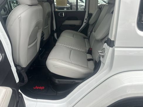 Used 2021 Jeep Wrangler Unlimited Sahara AWD/4WD image 20