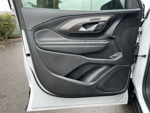 Used 2022 GMC Terrain SLT image 21