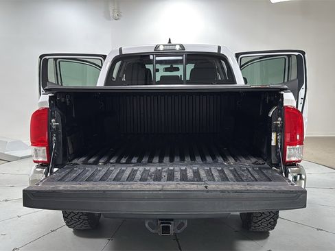 Used 2017 Toyota Tacoma SR5 image 16