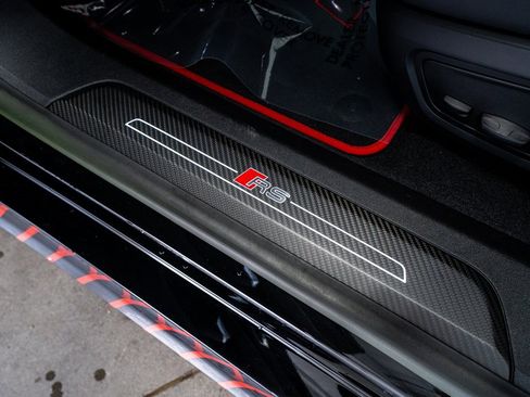 Used 2023 Audi RS e-tron GT image 32