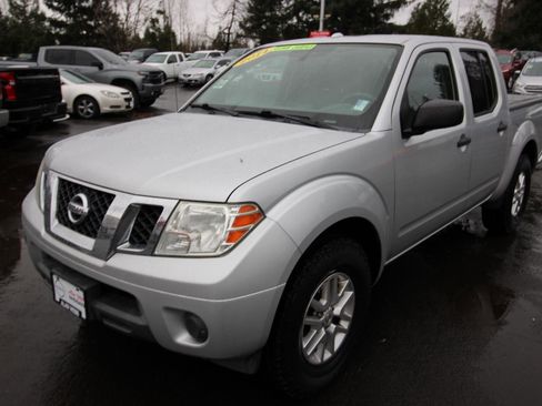Used 2014 Nissan Frontier SV image 7