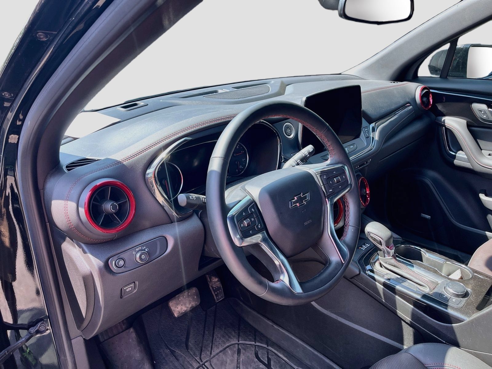 Used 2025 Chevrolet Blazer RS w/ Enhanced Convenience Package FWD image 9