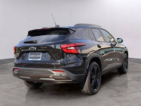 Used 2025 Chevrolet Trax ACTIV w/ Driver Confidence Package image 5