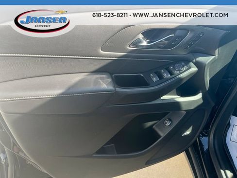Used 2023 Chevrolet Traverse Premier FWD image 23